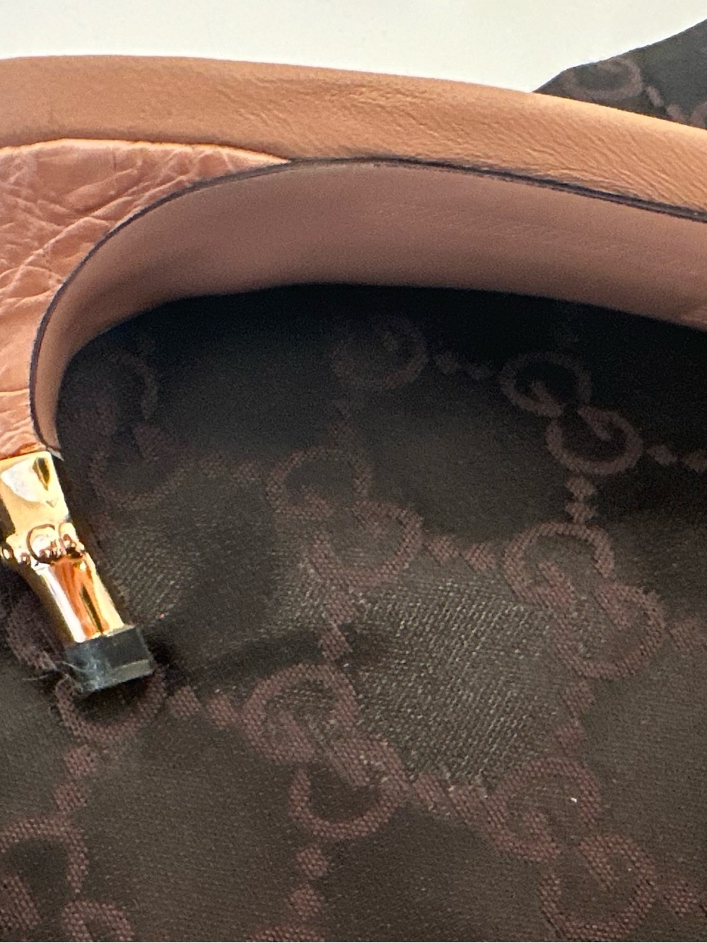 Authentic vintage Gucci Satin Slide Mules in Blush Tan - Picture 11 of 16